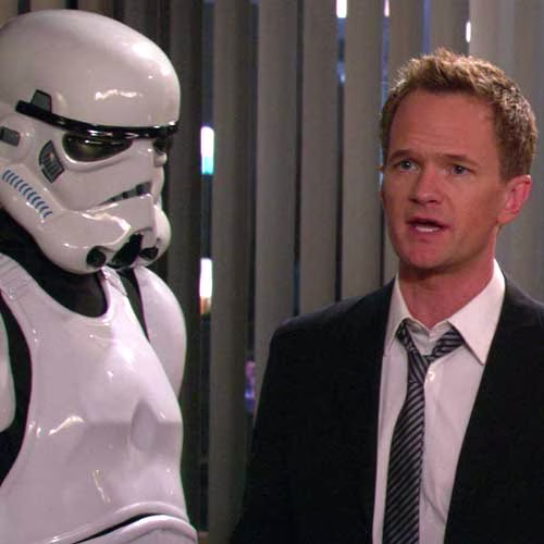 accessoires-discrets-Star-Wars-Stormtrooper-Barney-Stinson-in-How-I-Met-Your-Mother